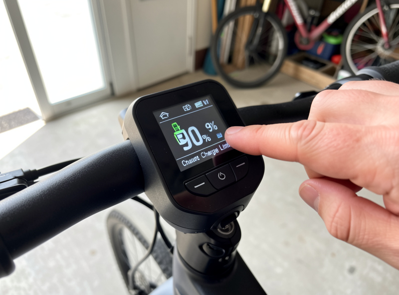 E-bike display showing a battery charge limit setting at 90 percent